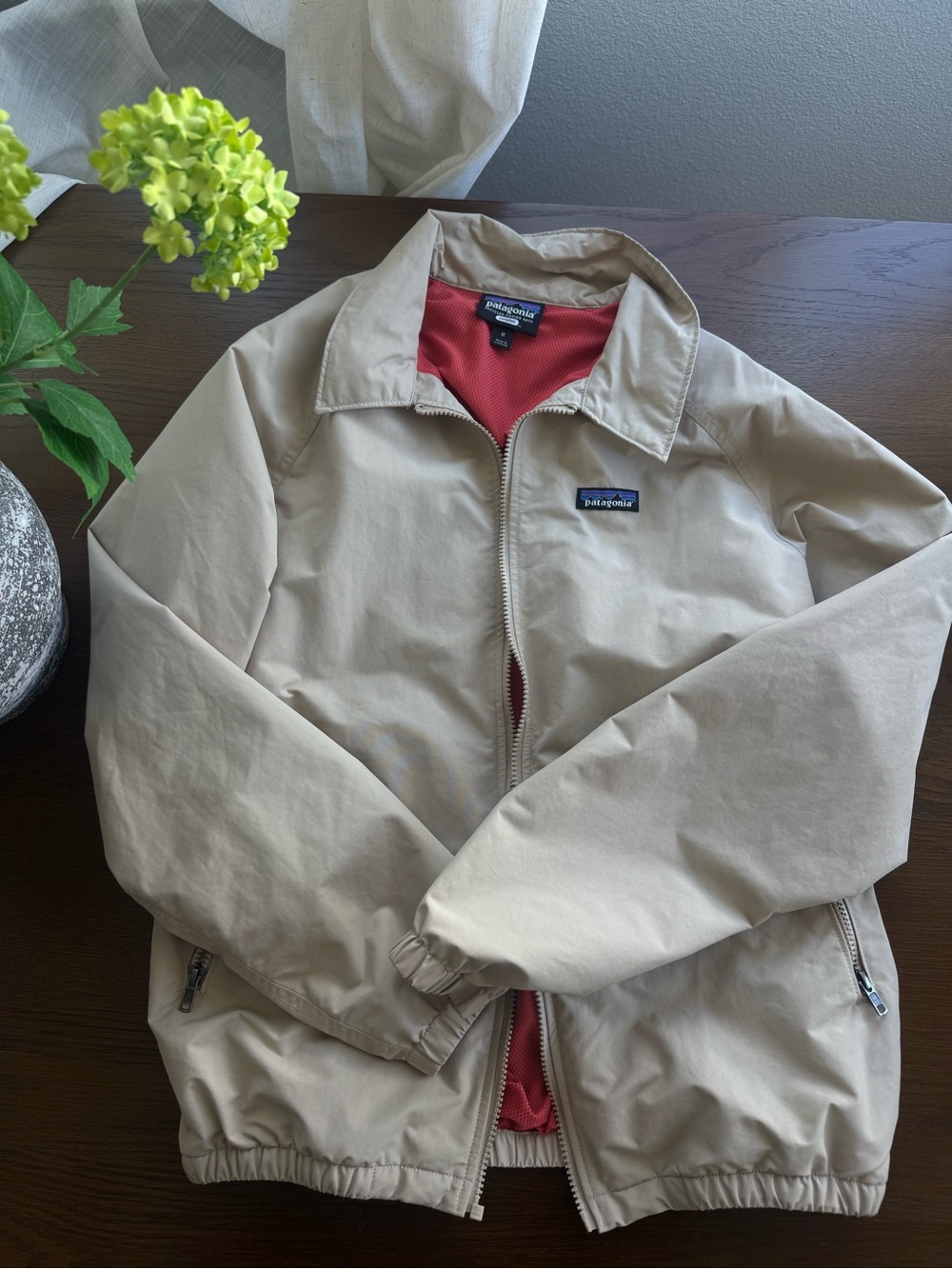 Patagonia Men's Tan Windbreaker with Red Lining